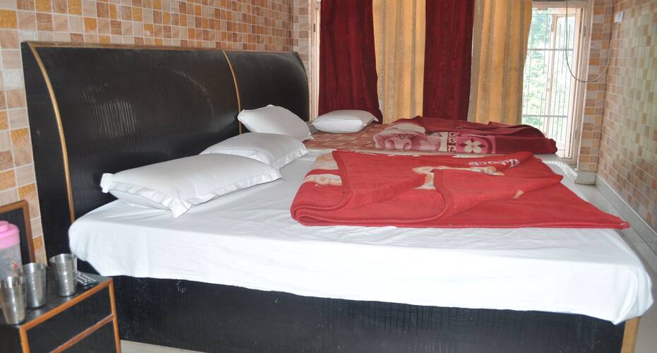 Shrine Guest House, Katra 4